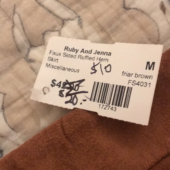Ruby and Jenna mini skirt M - Picture 4 of 4